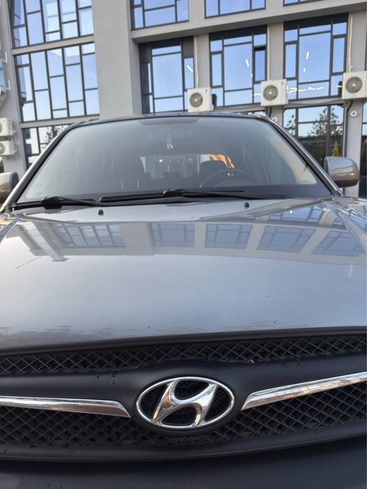 Продам хороший автомобіль Hyundai Tukson Хюндай Туксон 2012 2.0 бензин
