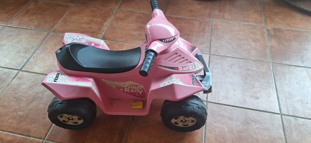 Moto 4 a bateria para meninas