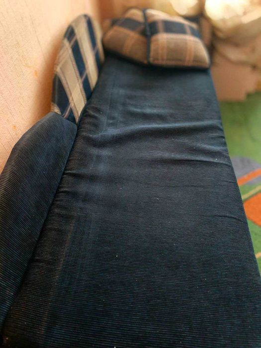 Диван б/у віддам безкоштовно Оболонський район