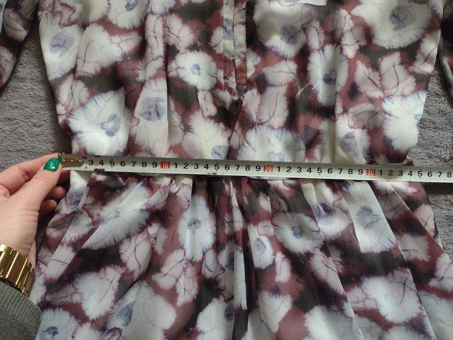 Zwiewna sukienka w kwiaty Mango S stan idealny | boho w serek