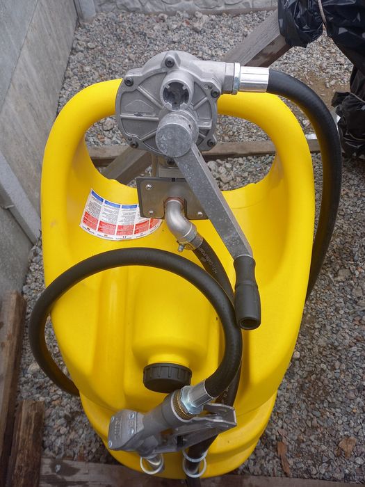 Продам мобильную цистерну для топлива EMILCADDY 110