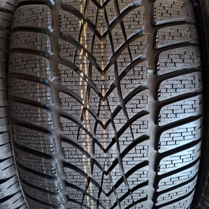 245/45/17 R17 Dunlop SP Winter Sport 4D 4шт нові зима
