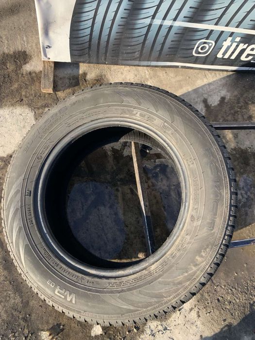 Шини  205/65 R15  пара Nokian  зима 7мм