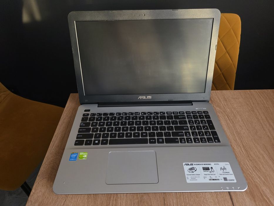 Laptop Asus A555L