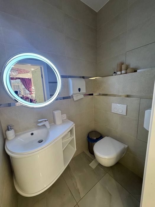 Салон краси на Французському бульварі з обладнанням.