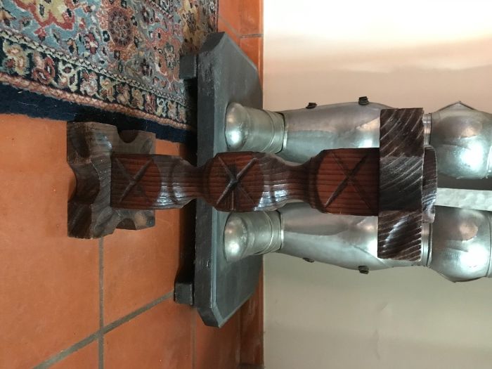 Cinzeiro de madeira esculpida