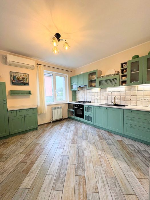 Будинок з ремонтом, газ є. Гараж, Підвал. ДЕРЖПРОГРАМИ - так!