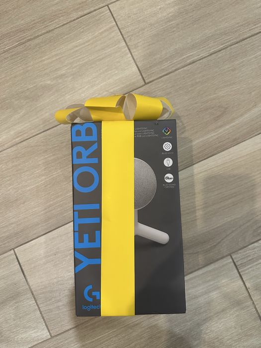 Микрофон Logitech Yeti Orb Condenser RGB.