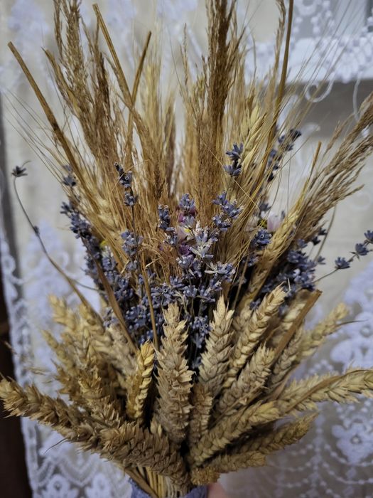 Дідух з натуральних сухоцвітів та колосків — ручна робота