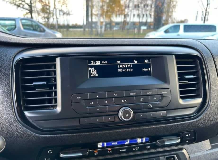 Wynajem busa 9 osobowy Toyota ProAce