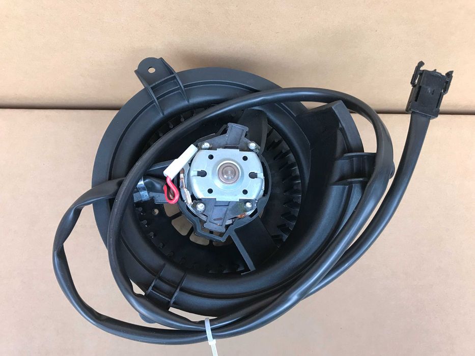 Моторчик печки Mercedes 190 W201 (82-93)