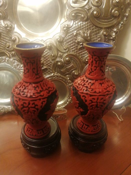 Par jarras cinnabar