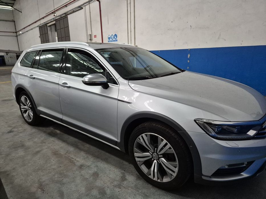 VW Passat Variant 2.0 TDI R-Line DSG 4Motion