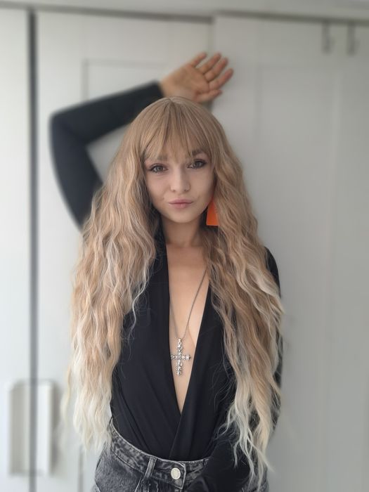 Peruka premium długa blond z grzywką fale wig Wysoka jakość