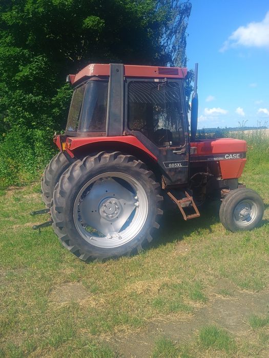 Case International 685XL