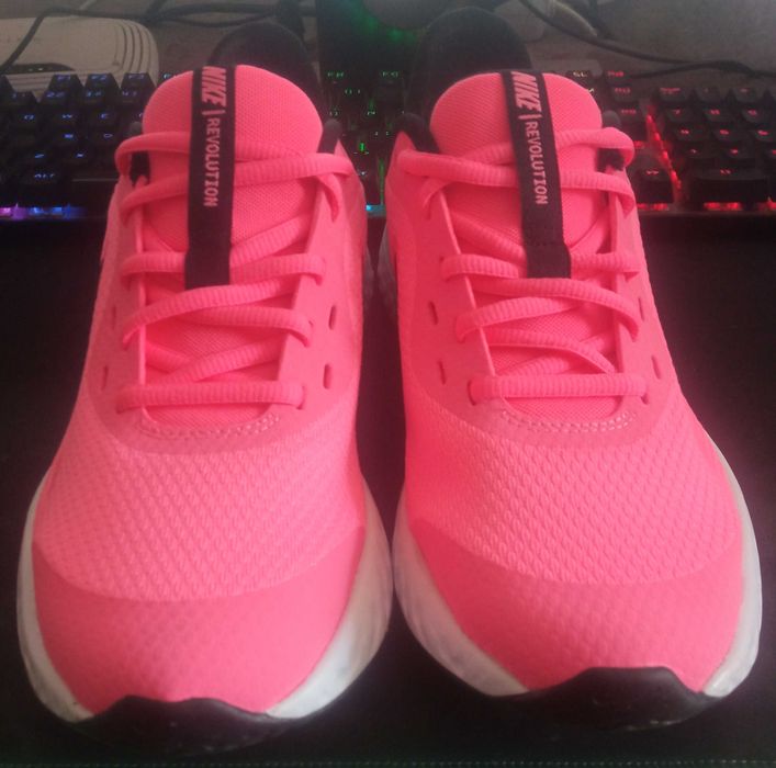 Кроссовки Nike Revolution 5