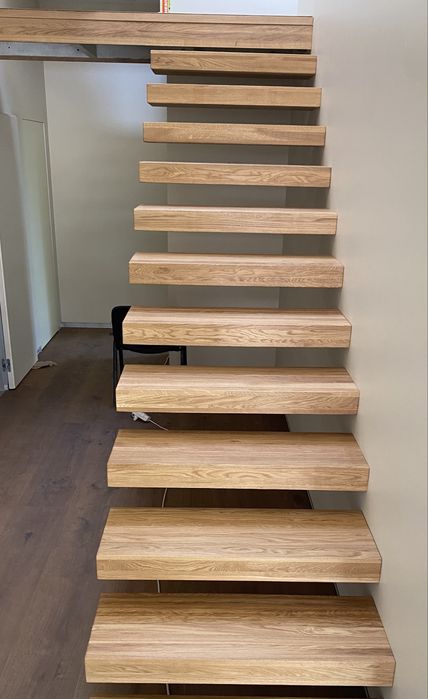 Деревʼяні сходи Львів виготовлення та монтаж дуба, бука та ясена