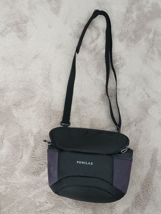 Câmara Canon EOS 1300D e mala de transportar