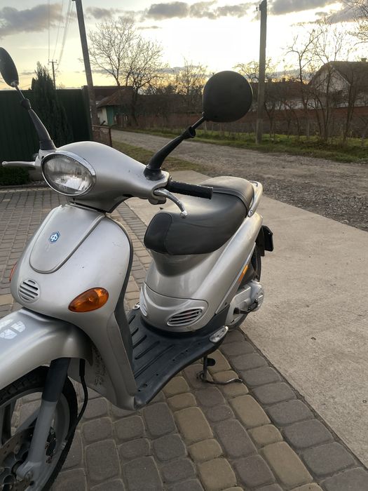скутер piaggio liberty ( не jog,dio)