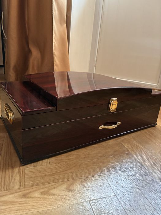 Столовий набір на 12 персон.  73 предмети