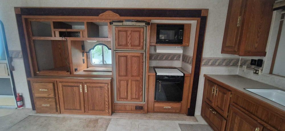 Kamper camper przyczepa naczepa na samochód Savannah savana 45m2