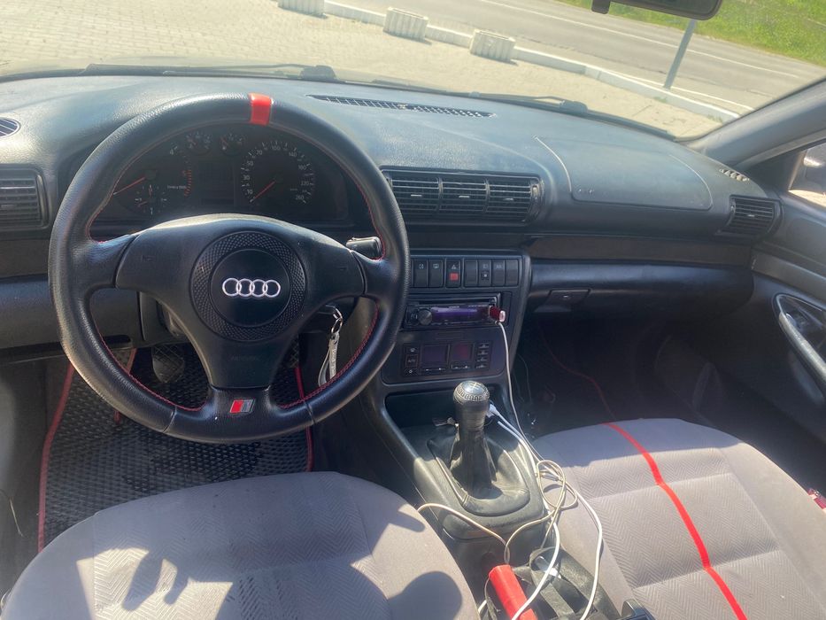 Автомобіль Audi A4