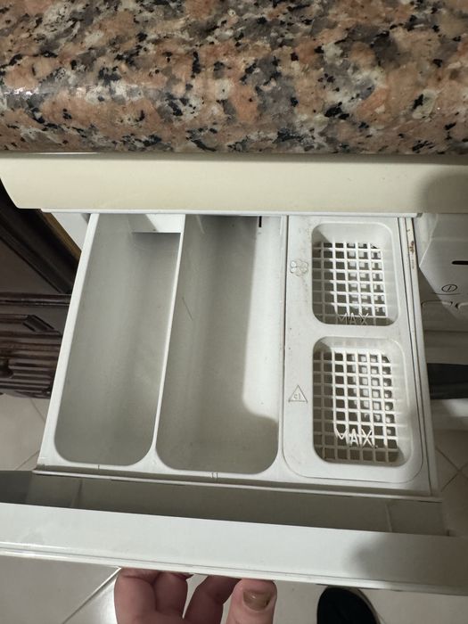 Máquina da roupa em funcionamento