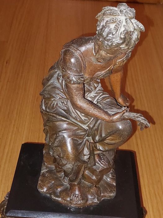 Relógio antigo de mesa