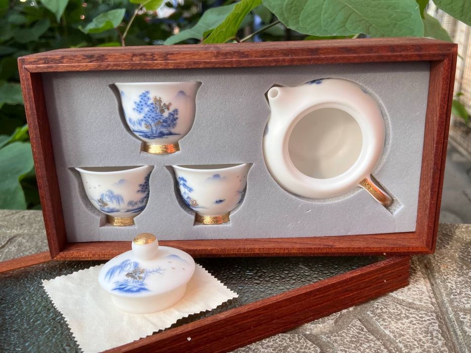 Унікальний Колекційний Фарфоровий Чайний Сервіз чайник + 3 піали