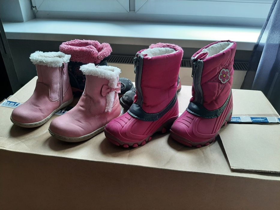 Buty zimowe,kozaki,śniegowce dla dziewczynki.Rozm.23,24,25.