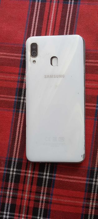 Телефон Самсунг А30 нерабочий на ремонт и запчасти