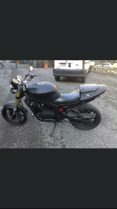 Mota 250 Super ecomica e divertida de conduzir