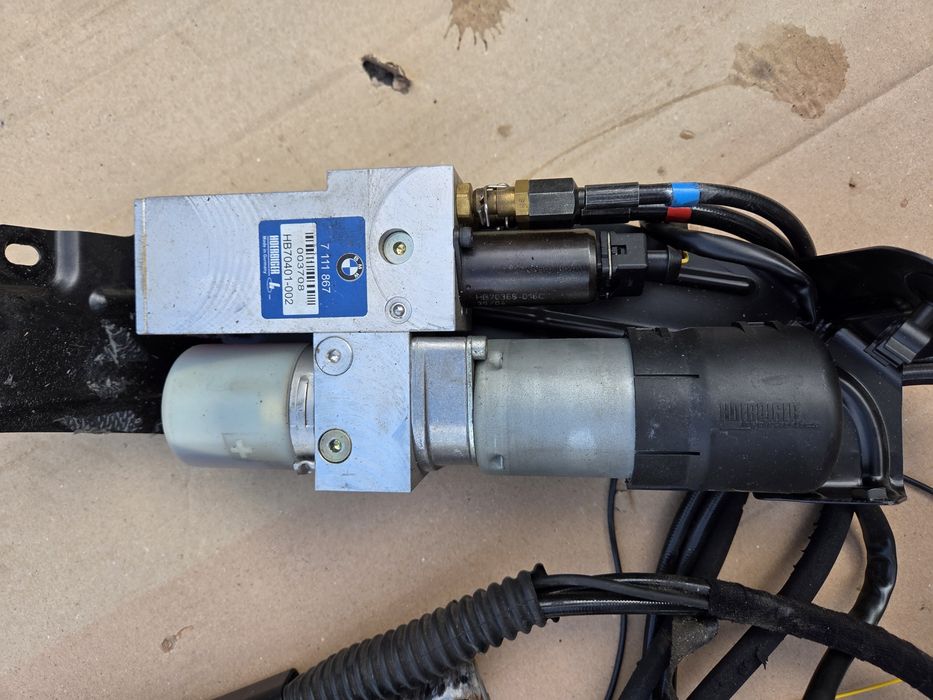 BMW e61 pompa hydrauliczna klapy bagażnika
