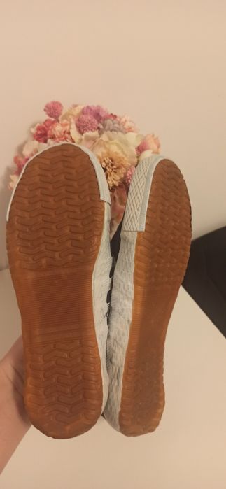 Trampki w rozmiarze 38