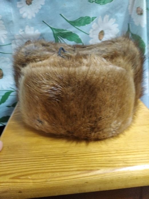 шляпи та шапки .