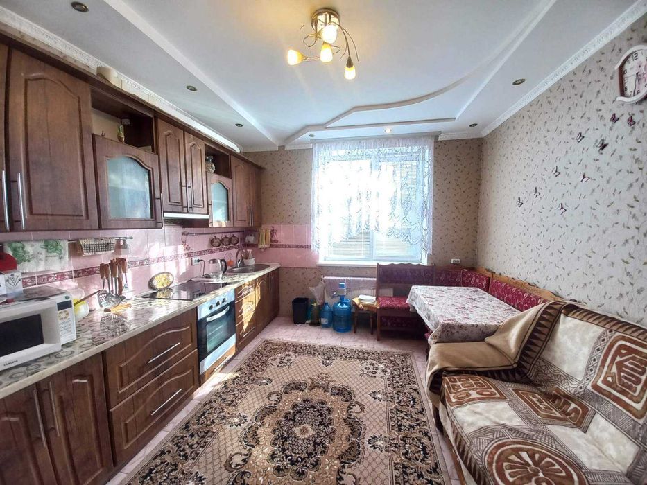 Продаж трьох кімнатної квартири по вул Асмолова площею 120 кв.м
