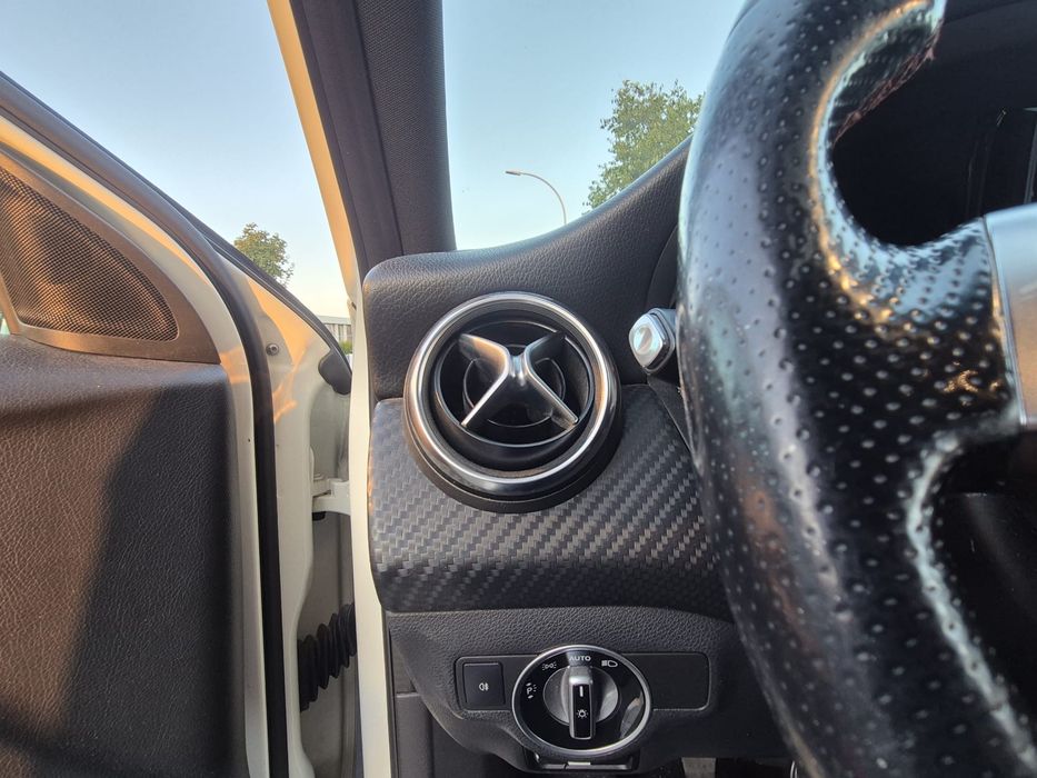Mercedes-Benz a200 limousine