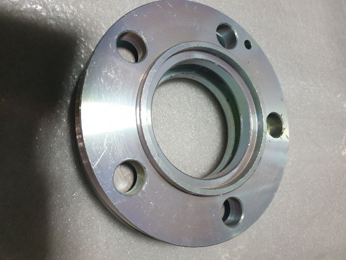 Dystanse aluminiowe OZ i MOMO Oryginalne nowe różne parametry i śruby