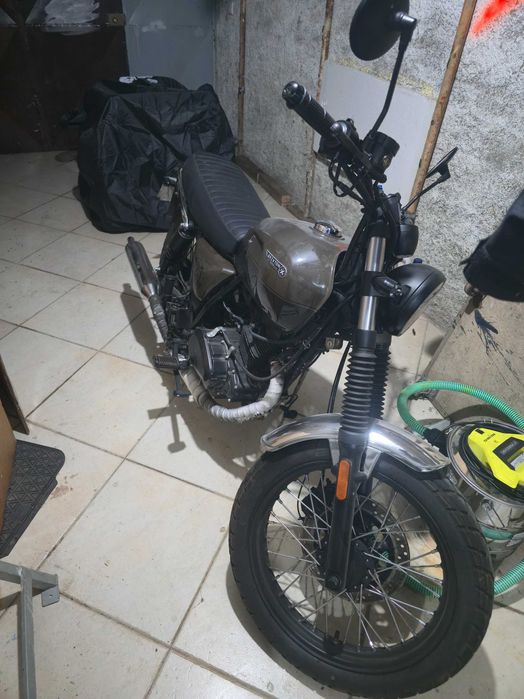 Brixton Cromwell 125