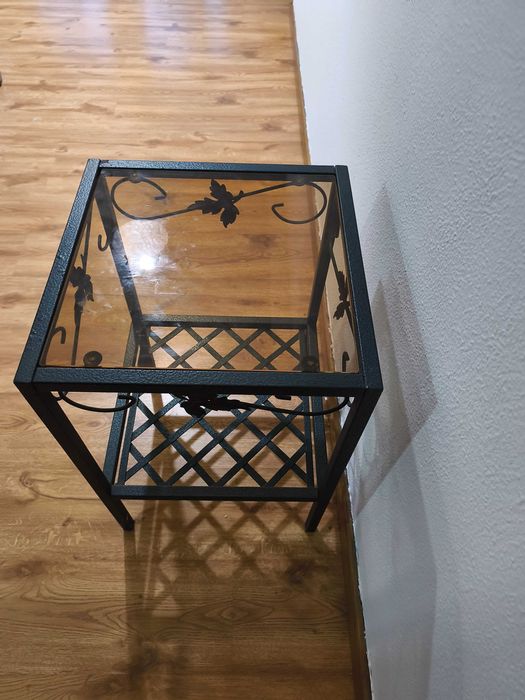 Mesa de vidro de apoio