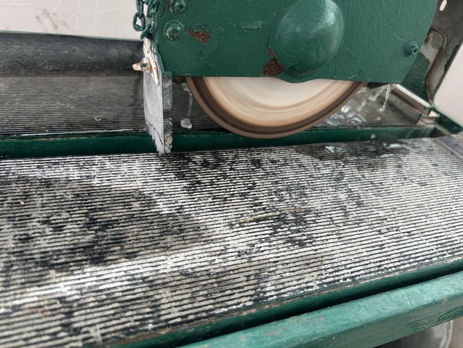 Плиткоріз водяний