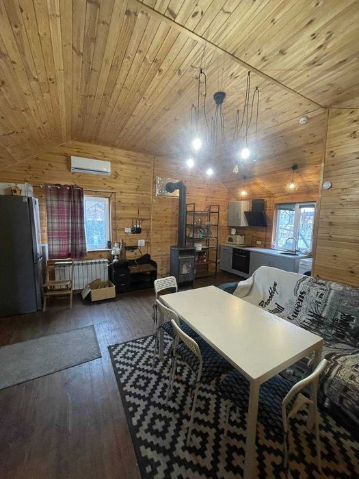 Продаж ділянки з двома будинками в селі Шпитьки, 214м2, без%