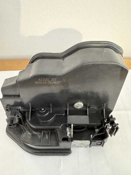 Zamek drzwi prawy przód BMW E60/61