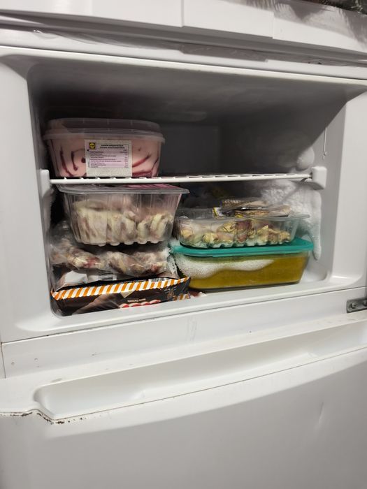 Frigorífico Indesit grande a funcionar bem