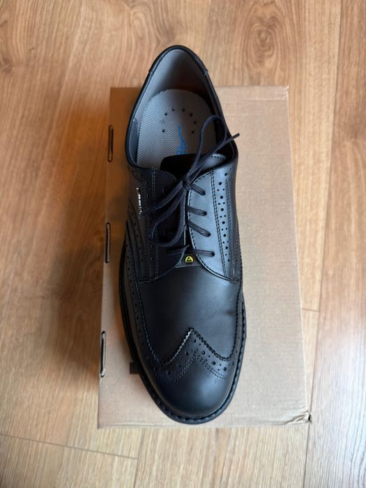 Buty Abeba czarne  z usztywnianym przodem r. 42