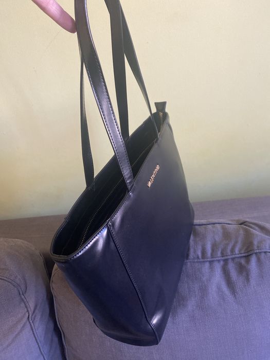 Valentino torba czarna z polyskiem. Piekna.