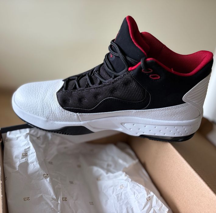 Nike Air Jordan Max Aura 2
