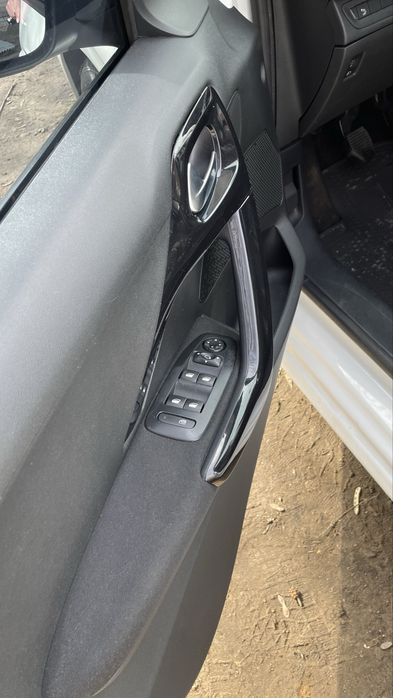 Peugeot 208 2013 | 1.2 бензин | механика
