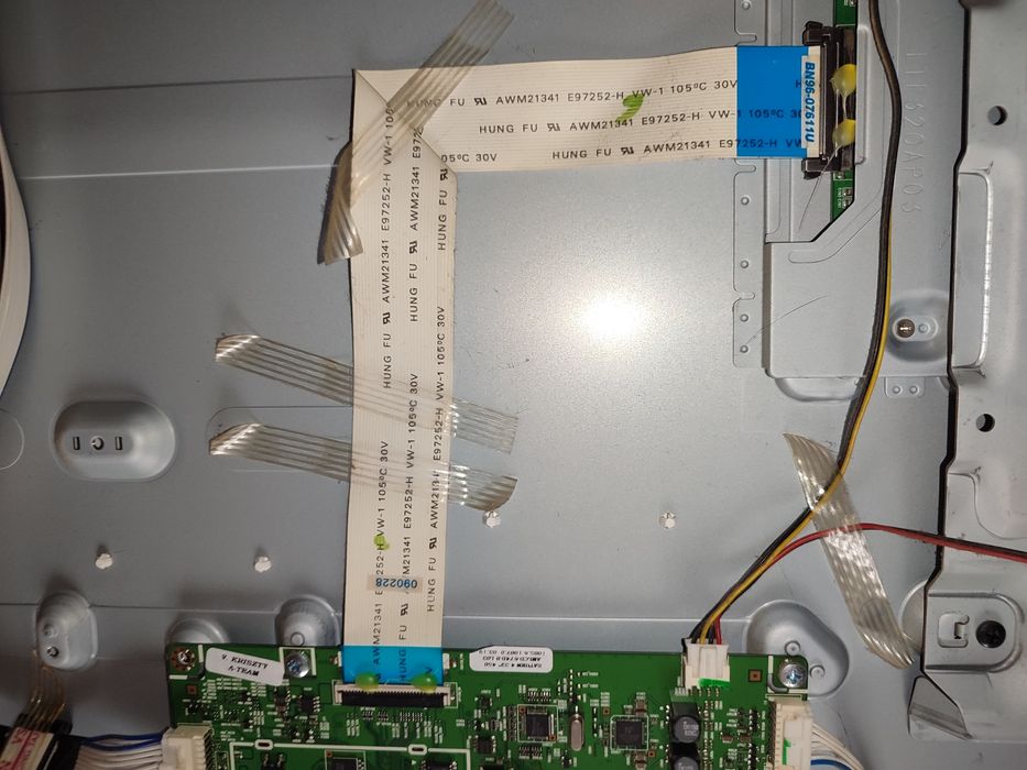Samsung  LE32B450c4w позапчастинам