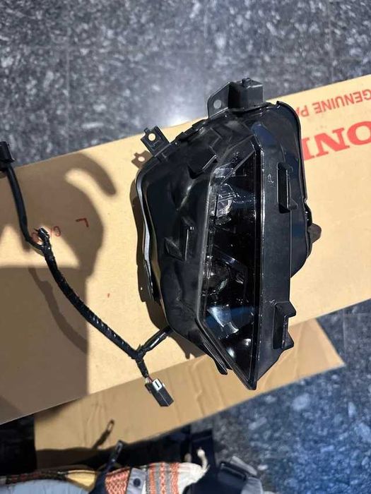 Farol Direito CBR1000RR-R SP
